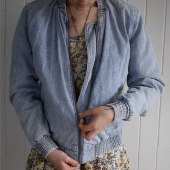 Medium American Eagle Cotton Lined Jean Jacket - Picture 2 of 4